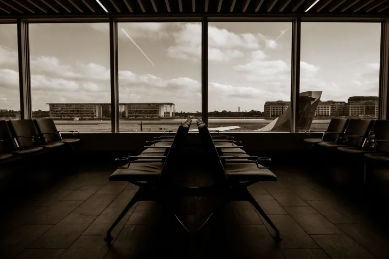 Dead Airlines Walking: How to Milk a Dying Carrier's Clearance Sale Before the Lights Go Out